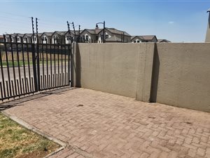 3 Bed Apartment in Brits Central