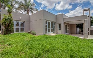 2 Bedroom House in Cedar Lakes
