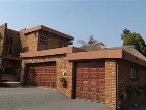5 Bedroom House in Kloofendal