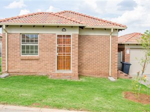 3 Bed House in Olievenhoutbosch