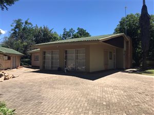 10 Bed House in Universitas