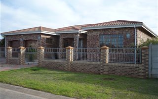 3 Bedroom House in Despatch