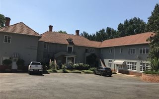 1 Bedroom Apartment in Clarendon