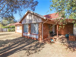 3 Bed House in Edelweiss