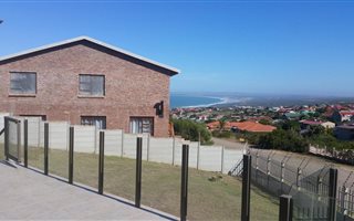 3 Bedroom House in Dana Bay