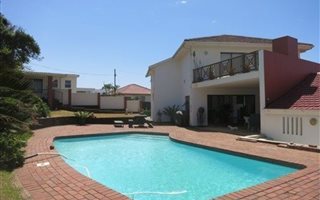 3 Bedroom House in Athlone Park