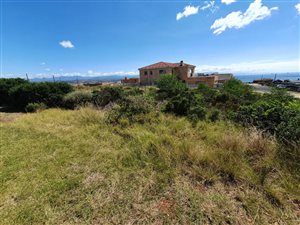 828 m² Land available in De Bakke
