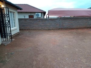 3 Bed House in Nellmapius