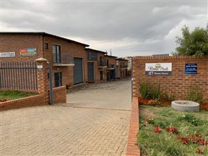 250 m² Commercial space in Roodepoort Central