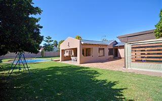 3 Bedroom House in Glenvista
