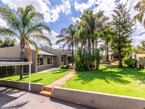 4 Bedroom House in Noordheuwel