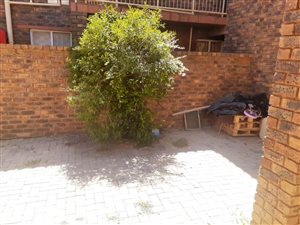 2 Bed Apartment in Willows