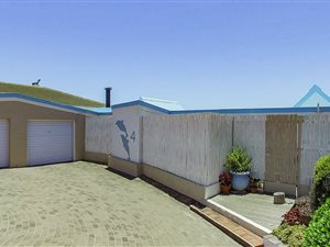 3 Bed House in Yzerfontein
