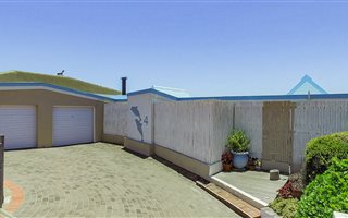 3 Bedroom House in Yzerfontein