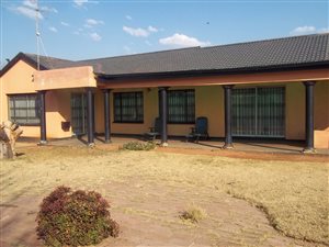 4 Bed House in Meyerton Park