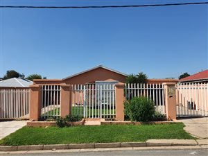 3 Bed House in Bosmont