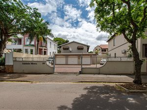 3 Bed Apartment in Essenwood