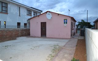 2 Bedroom House in Motherwell