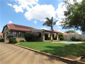 3 Bed House in Robertsham