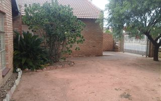 3 Bedroom House in Ivy Park