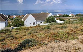 711 m² Land available in Britannica Heights