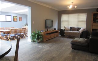 4 Bedroom House in Edgemead
