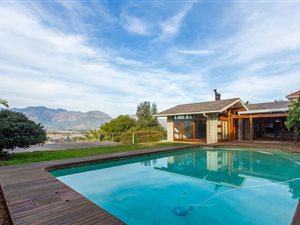4 Bed House in Paarl