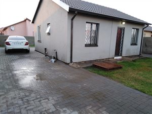 2 Bed House in Golden Gardens