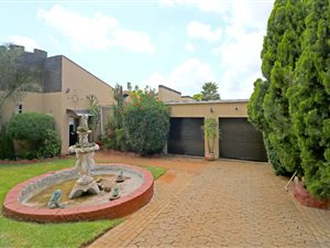 4 Bed House in Silverfields Park