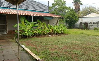 4 Bedroom House in Songloed