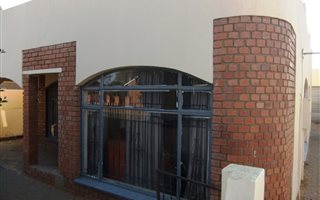 3 Bedroom House in Heidedal