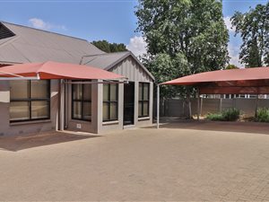 980 m² Office Space in Westdene