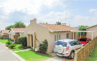 3 Bedroom Simplex in Edenglen