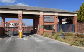 3 Bedroom Townhouse in Waterval East