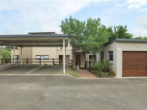 3 Bed Apartment in Palm Lakes Estate