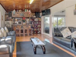 4 Bed House in Daggafontein