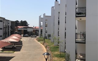 2 Bedroom Apartment in Rietvalleipark
