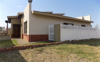 3 Bedroom Townhouse in Waterval East