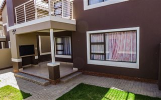 3 Bedroom Townhouse in Hillside