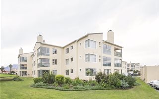 2 Bedroom Apartment in Greenways Golf Estate