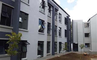 Bachelor apartment in Zwartkop Golf Estate