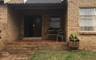 3 Bedroom House in Thatchfield