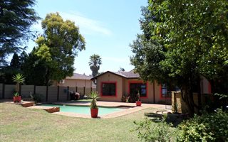 4 Bedroom House in Brackendowns
