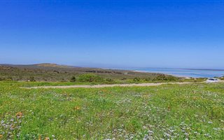 615 m² Land available in Langebaan Central