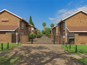 3 Bed Townhouse in Rietfontein
