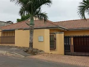 5 Bed House in Whetstone