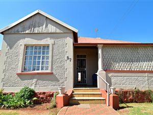 3 Bed House in Roodepoort North