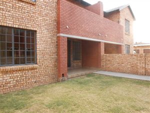 2 Bed Townhouse in Meyerton