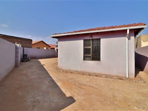 3 Bed House in Protea Glen