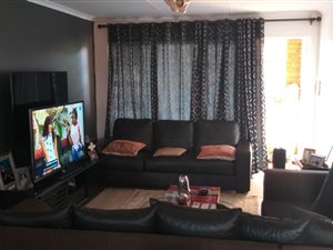 2 Bed Apartment in Highveld